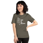 Unisex-T-Shirt Home of the Wolfpack dunkel